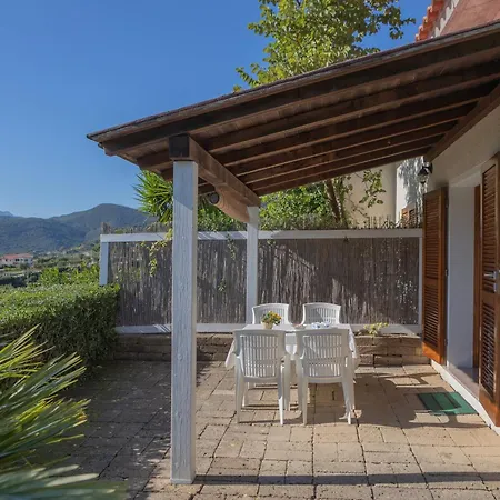 Le Essenze Di By Elbasummer Appartement Lacona